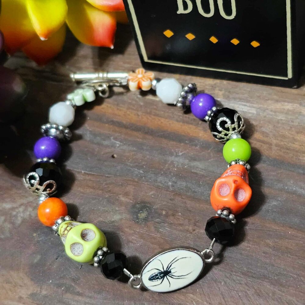 Artisan Bracelet Halloween Spider Skulls Orange Green Purple White Multi Beaded - Picture 2 of 10